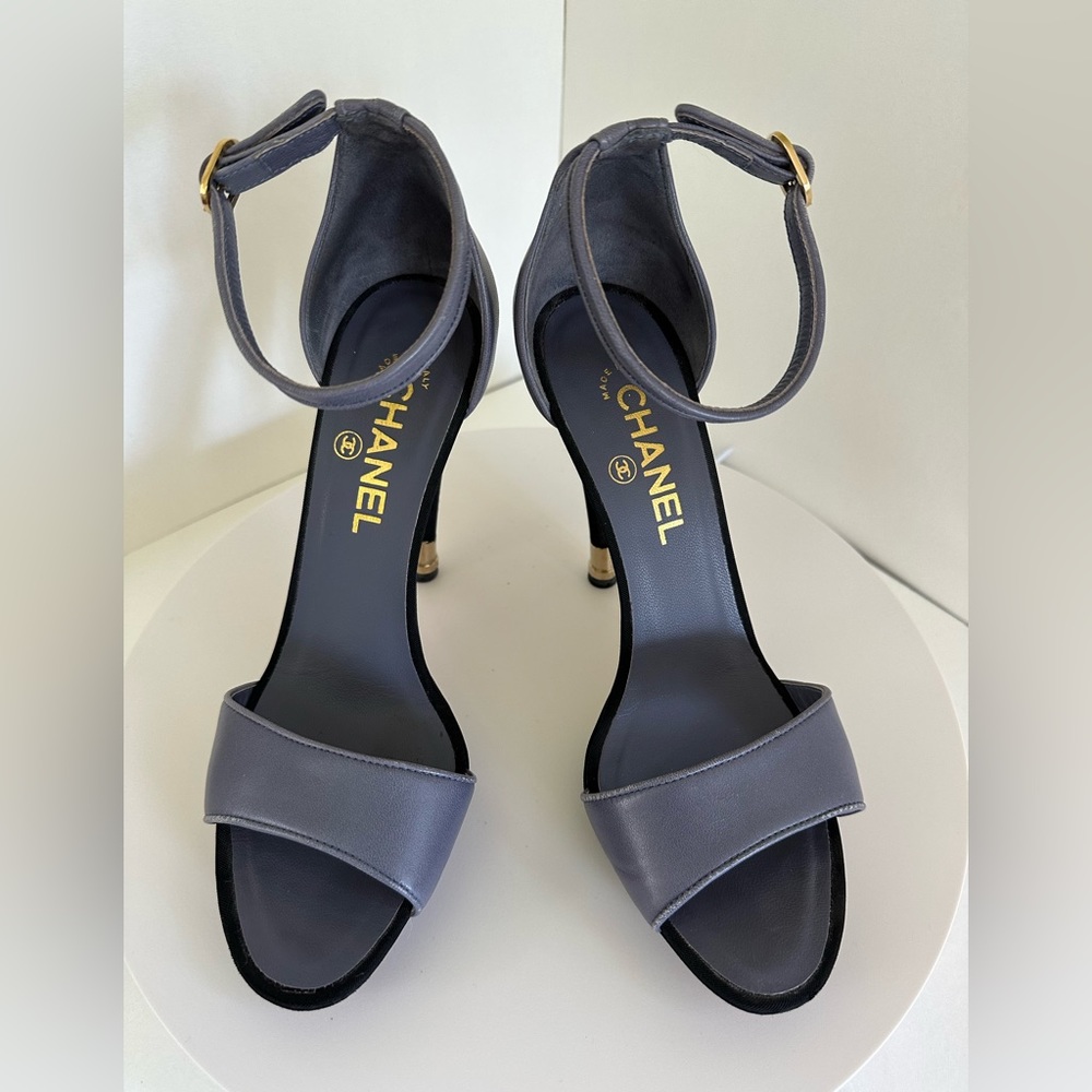 Light blue leather CHANEL 4-inch heel sandals in 8 size